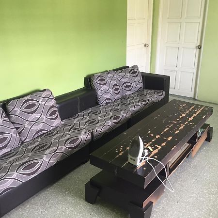Apple Boutique Homestay Куантан Экстерьер фото